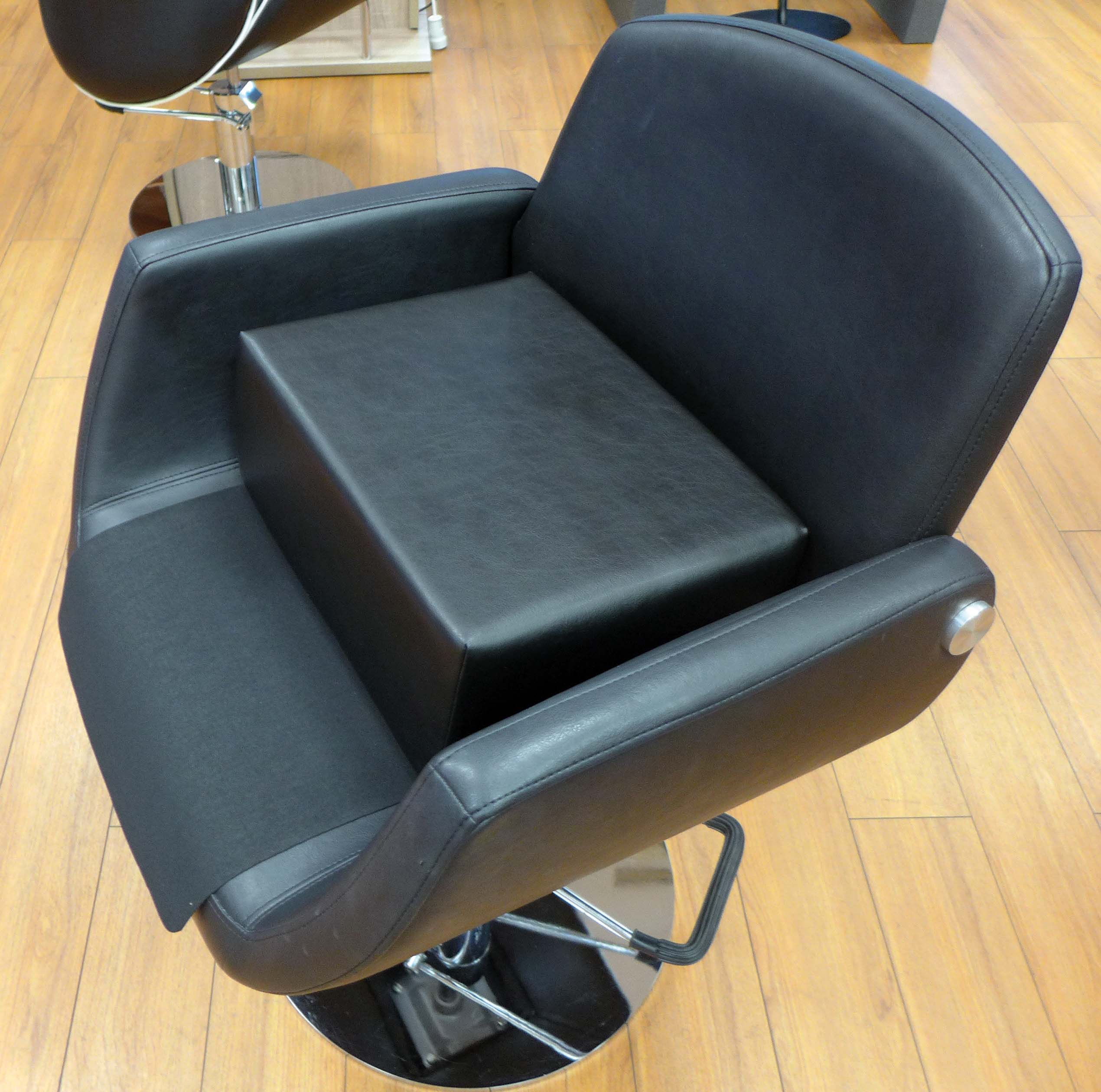 Friseurzubehoer Kindersitz Kid Schwarz Salon